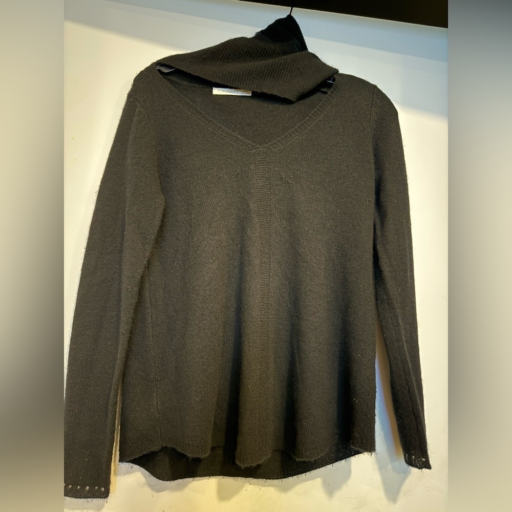 Subtle Luxury V Neck Attached Cowl Turtleneck Cashmere Sweater Size Xs/s